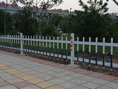 南宁玻璃钢草坪栅栏